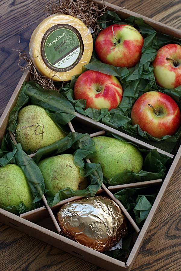 pears and leeks fruit box